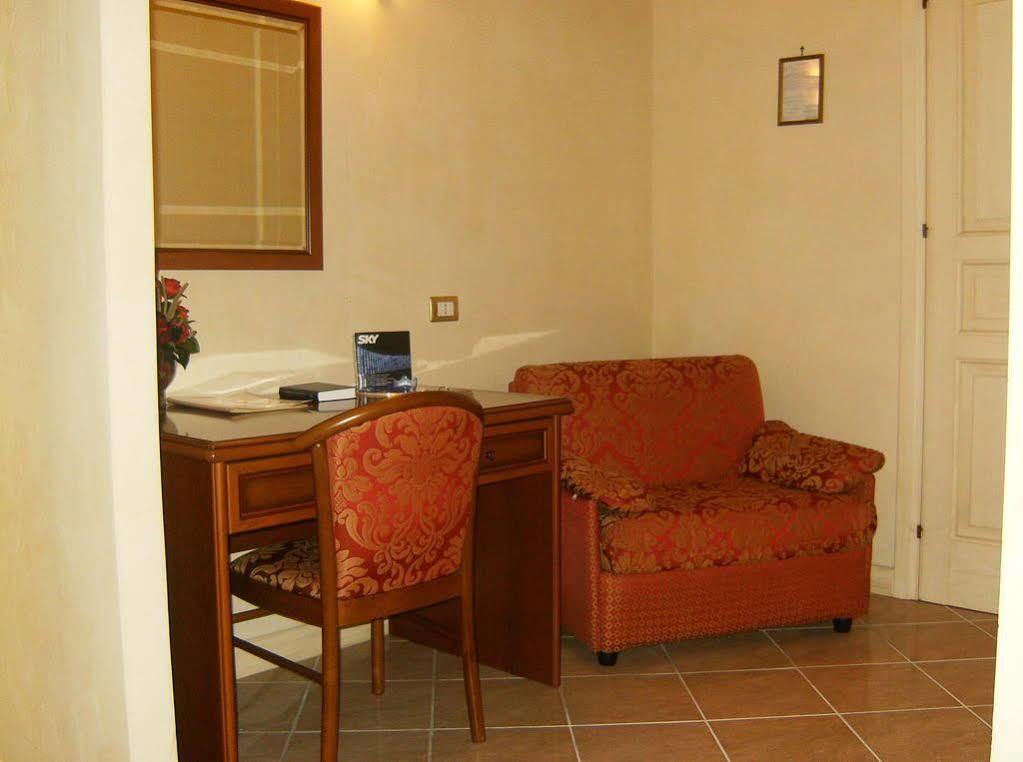 Hotel Centrale Багерия Екстериор снимка