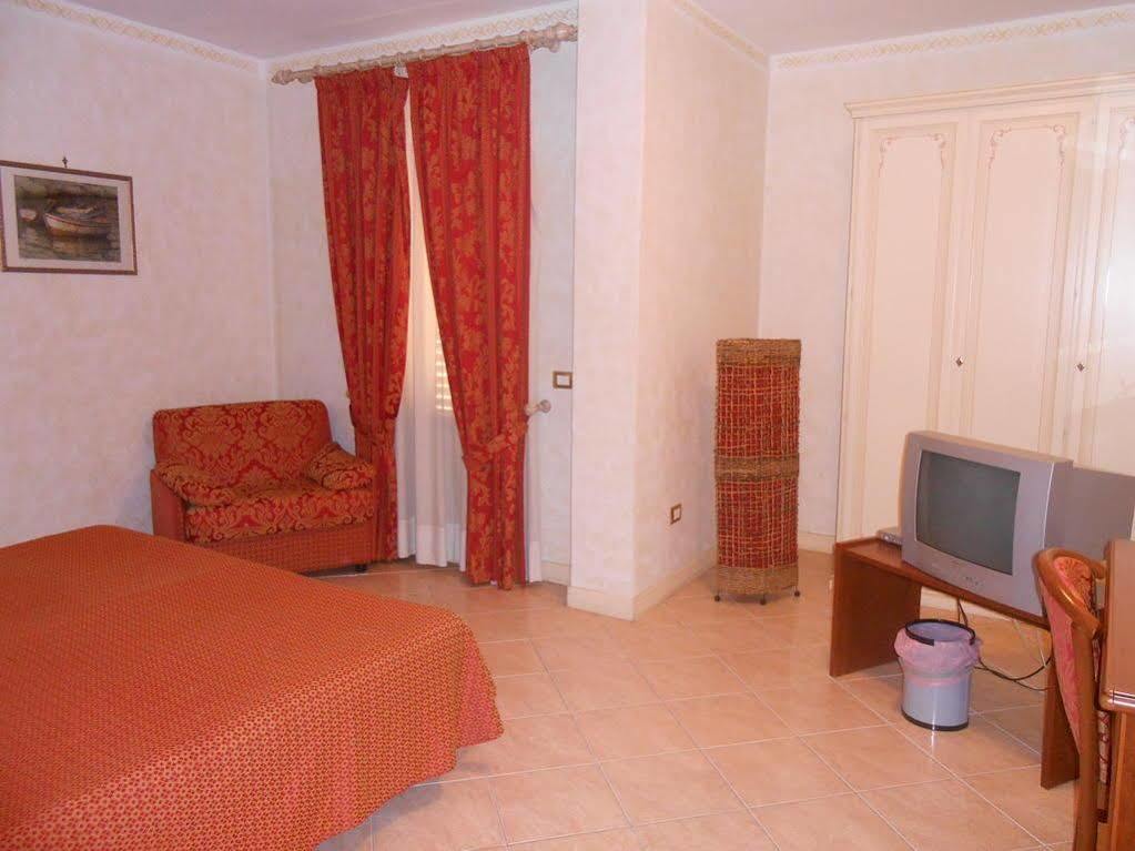 Hotel Centrale Багерия Екстериор снимка