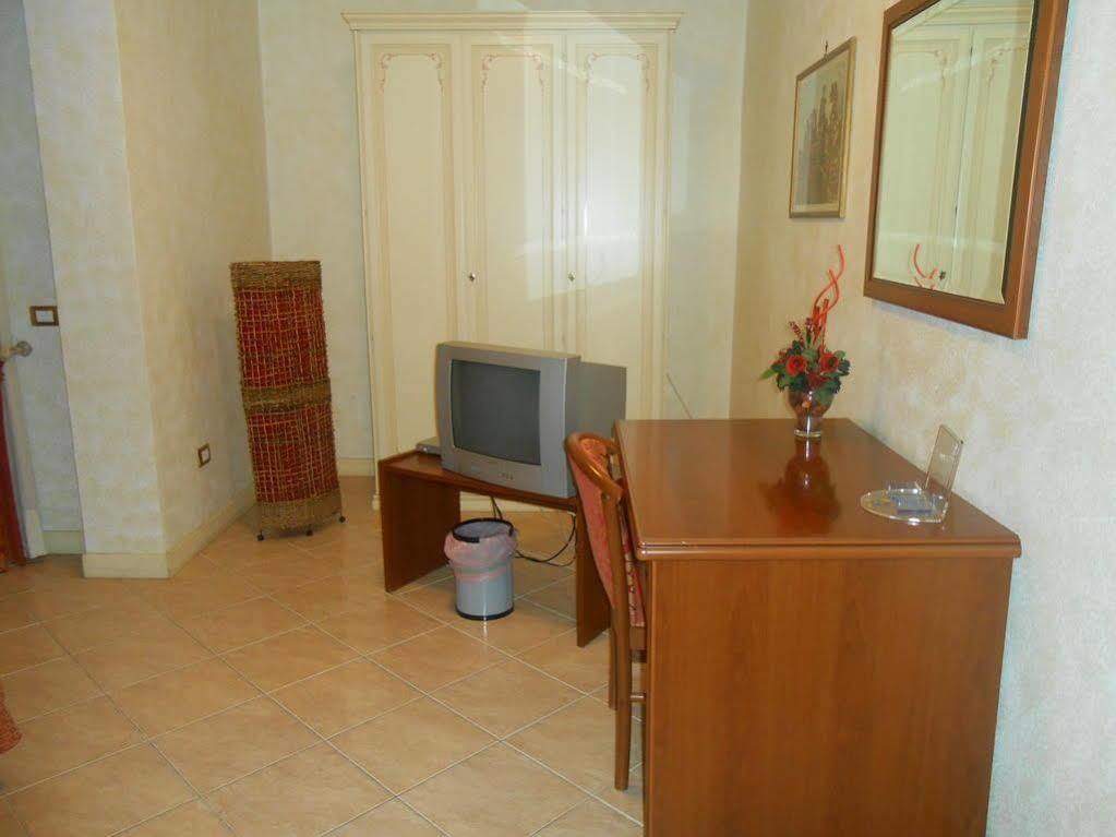 Hotel Centrale Багерия Екстериор снимка