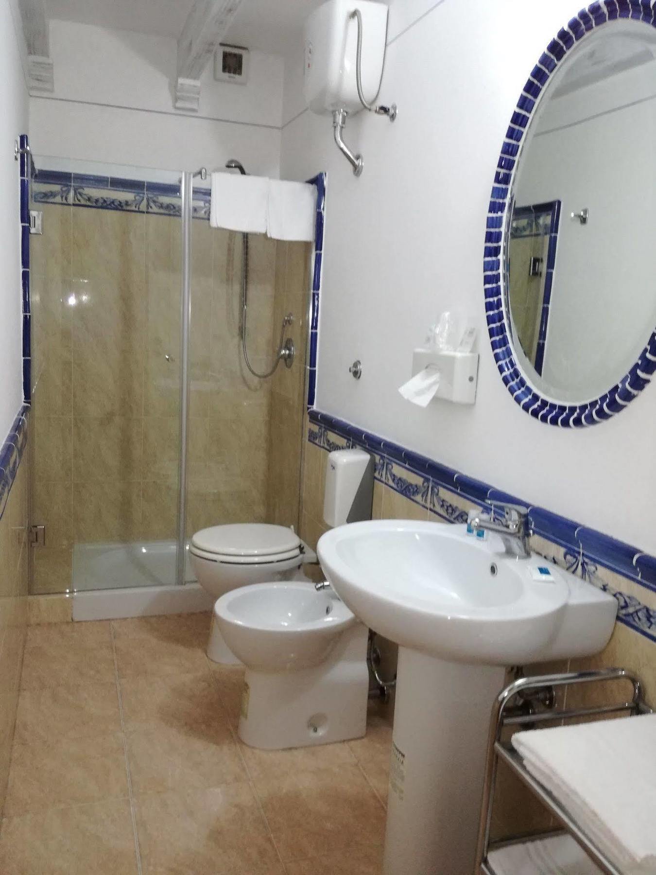 Hotel Centrale Багерия Екстериор снимка