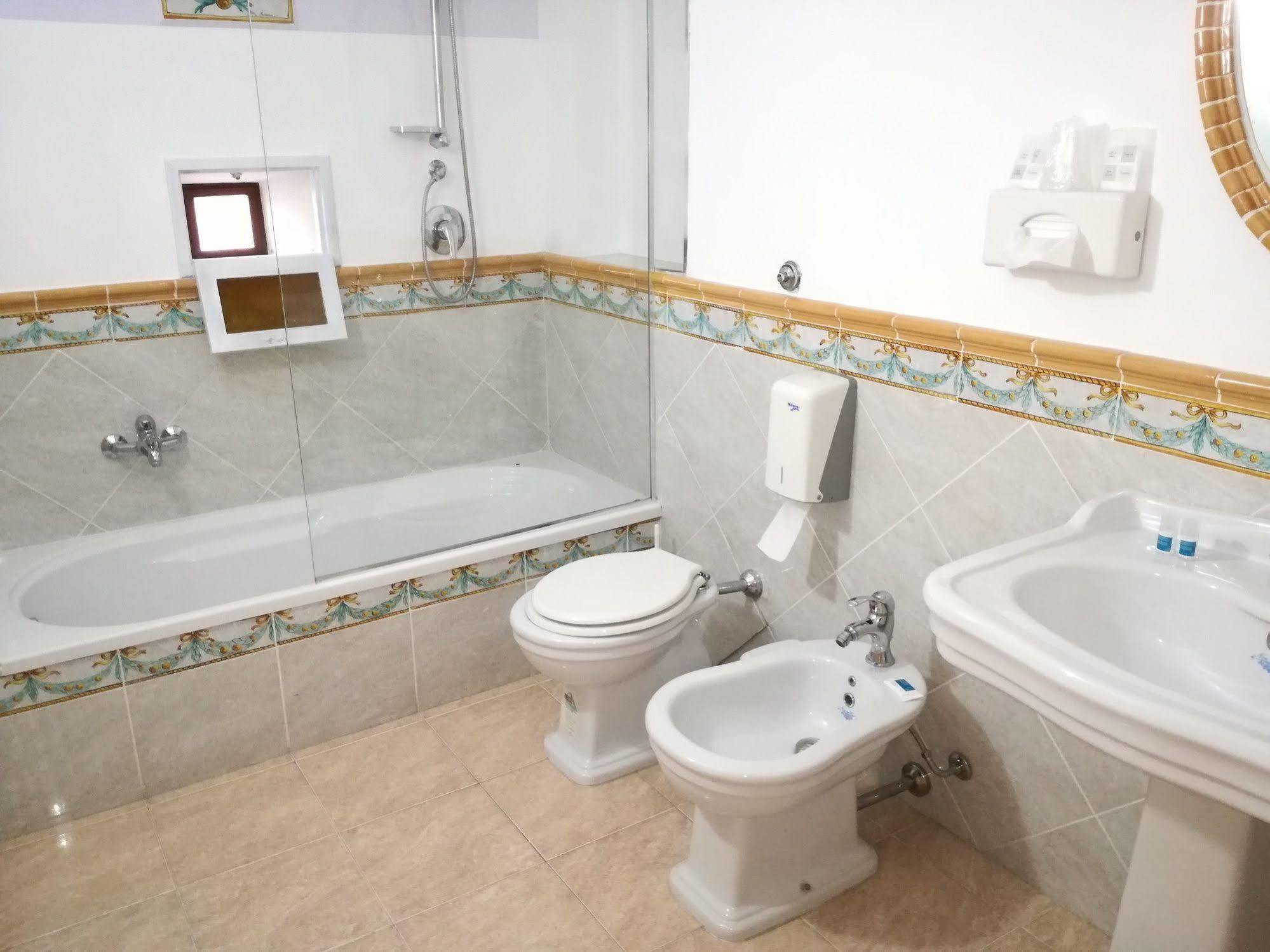Hotel Centrale Багерия Екстериор снимка