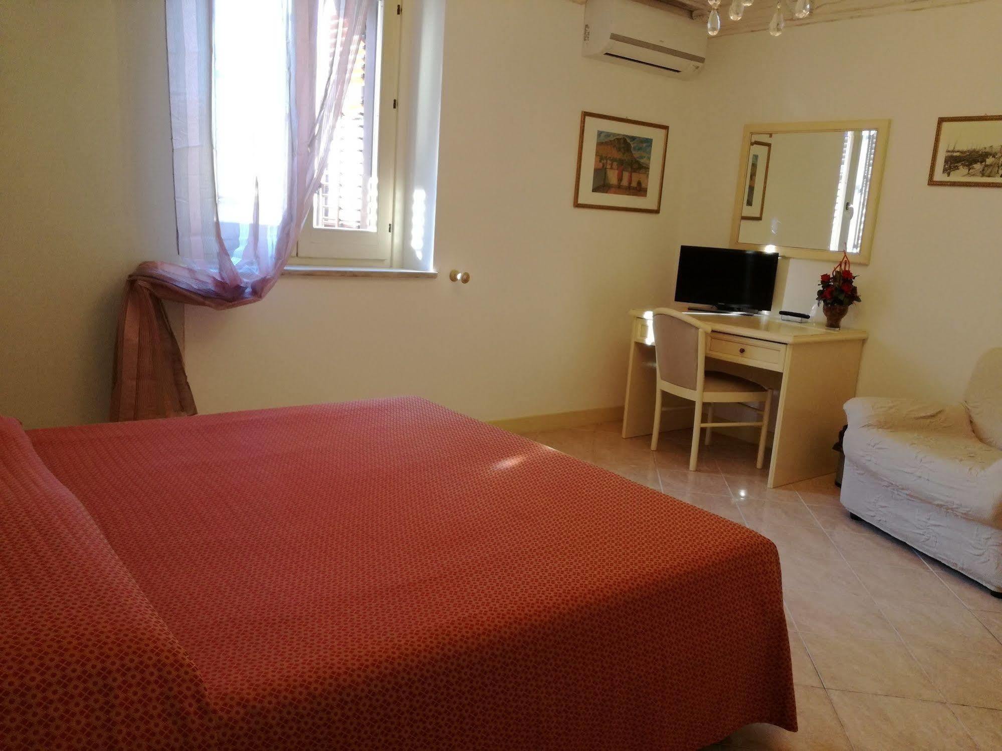 Hotel Centrale Багерия Екстериор снимка