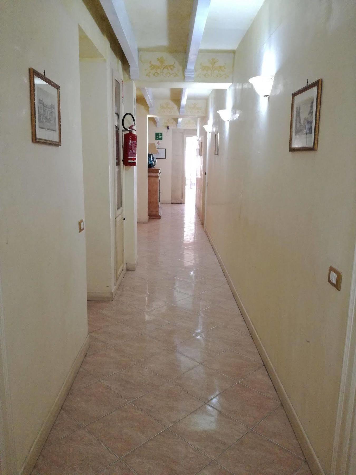 Hotel Centrale Багерия Екстериор снимка